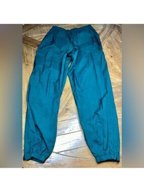 Vintage Nike women’s forest green track pants / windbreaker material - large